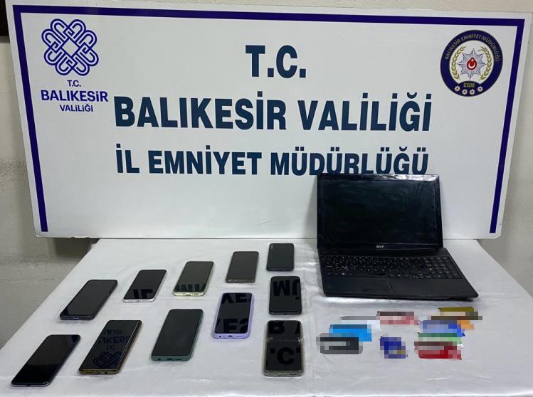 Balıkesir polisi, vatandaşları banka hesaplarının FETÖ terör örgütü üyeleri tarafından