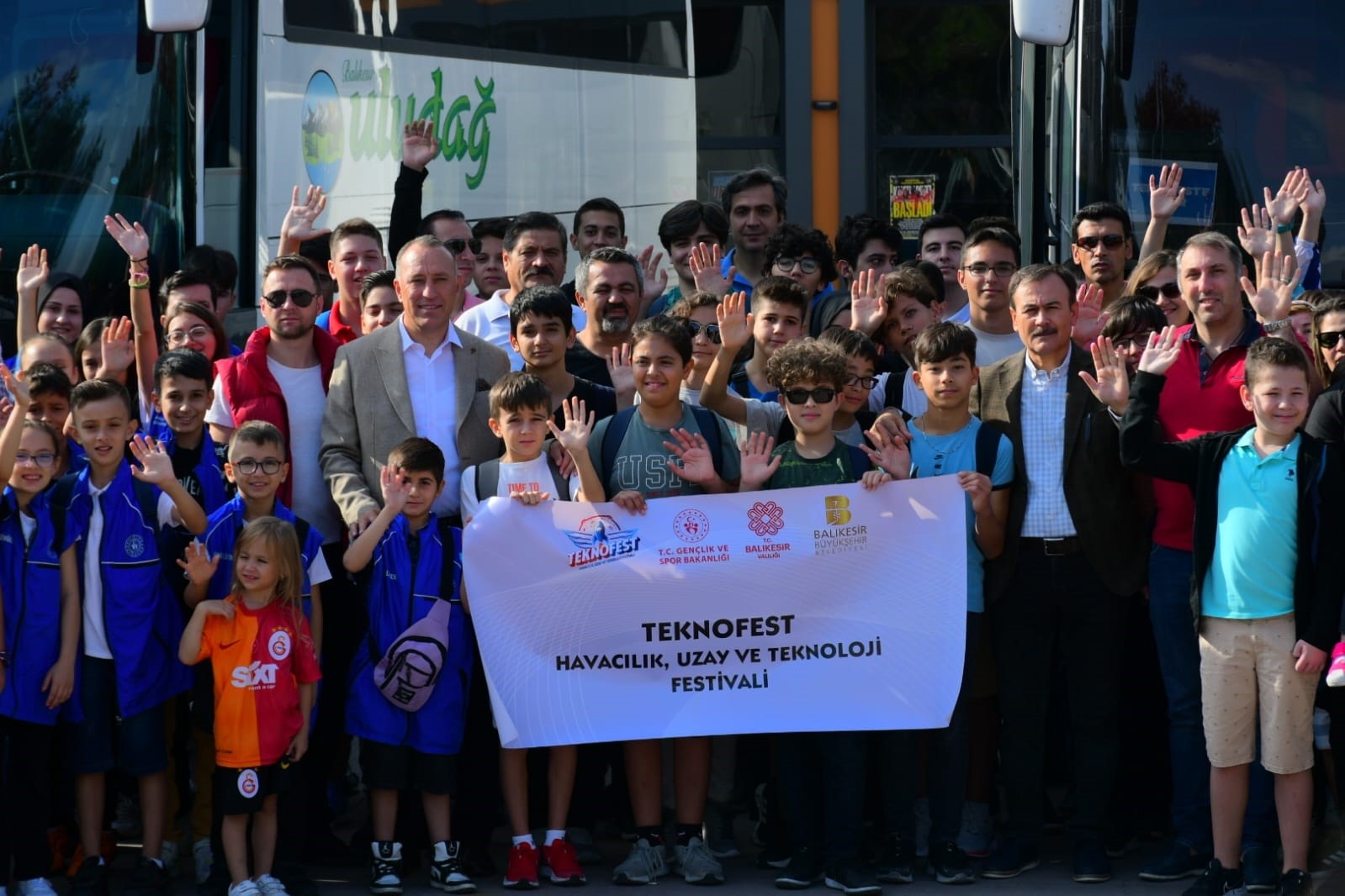 Balıkesirli gençler Teknofest İzmir’e katıldı Dünyanın en büyük Havacılık, Uzay ve Teknoloji Festivali TEKNOFEST’e, Balıkesir