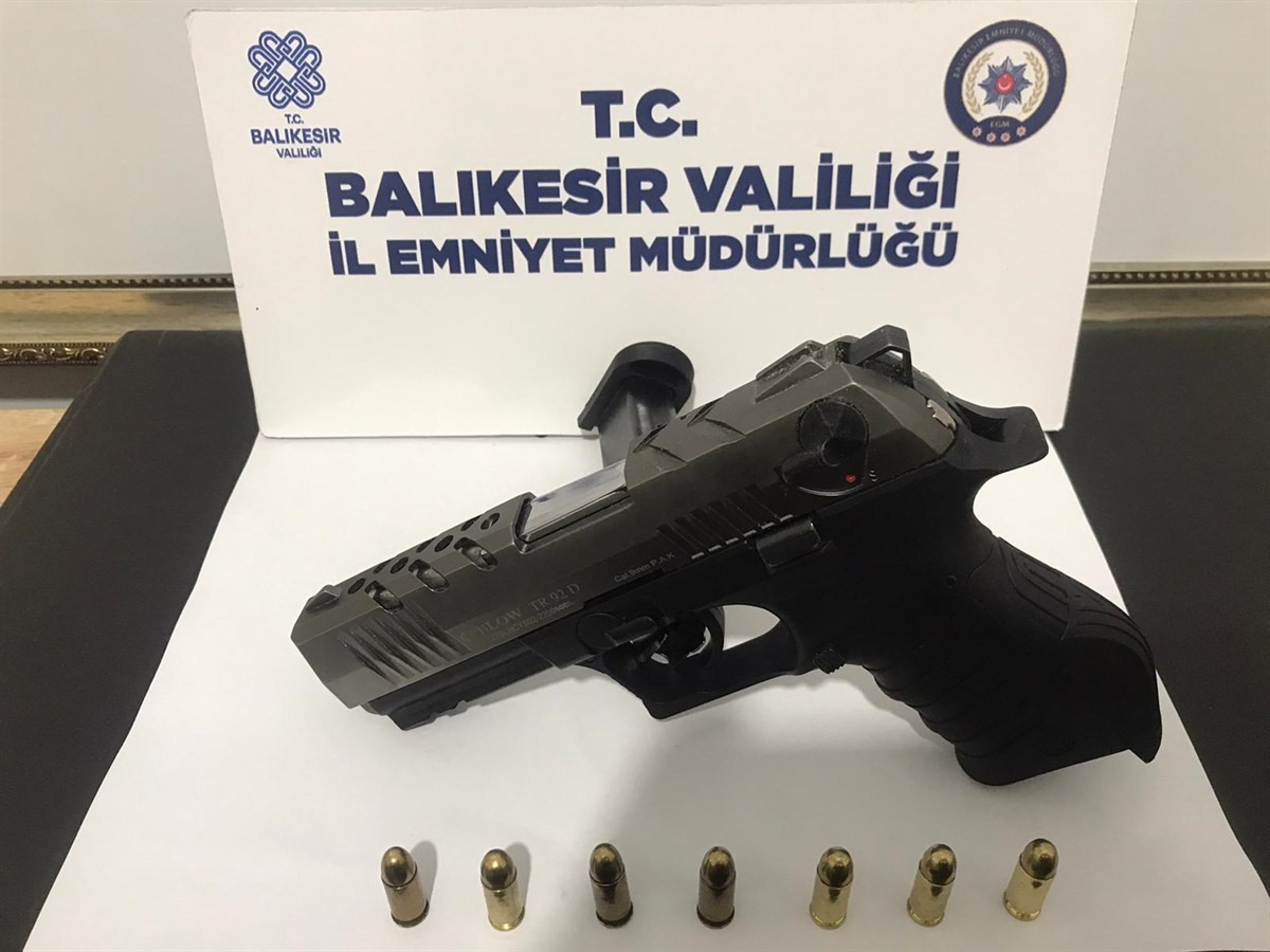 Bandırma polisi suçlulara göz açtırmıyor Bandırma İlçe Emniyet Müdürlüğü ekipleri, yaptığı ‘şok uygulamalar’ çerçevesinde 2