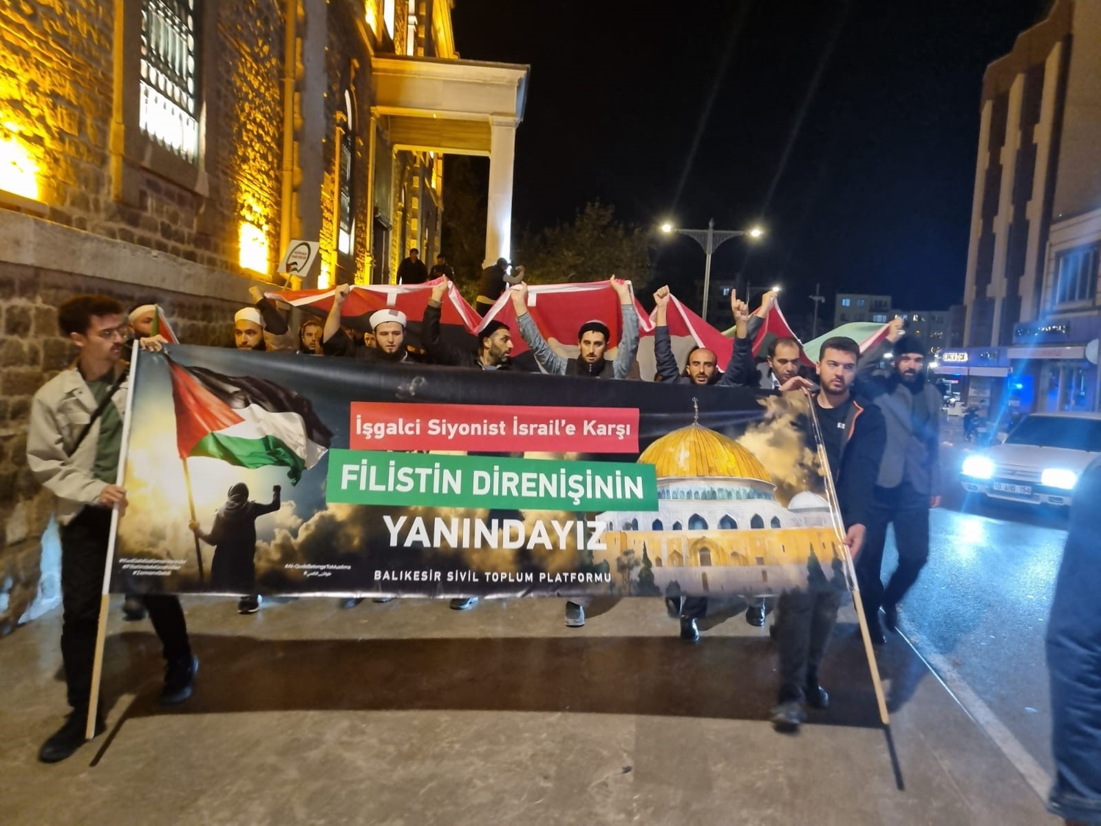 İsrail’in Gazze’deki hastaneye bombalı saldırısında çok sayıda kişinin hayatını kaybetmesi,