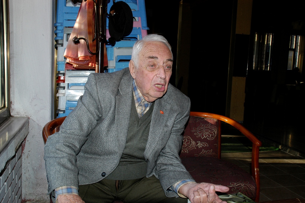 Edincik’in tarih dedesi 102 yaşında hayata veda etti Bandırma’ya bağlı Edincik Mahallesi’nin canlı tarihi olarak bilinen Mehmet Fikri