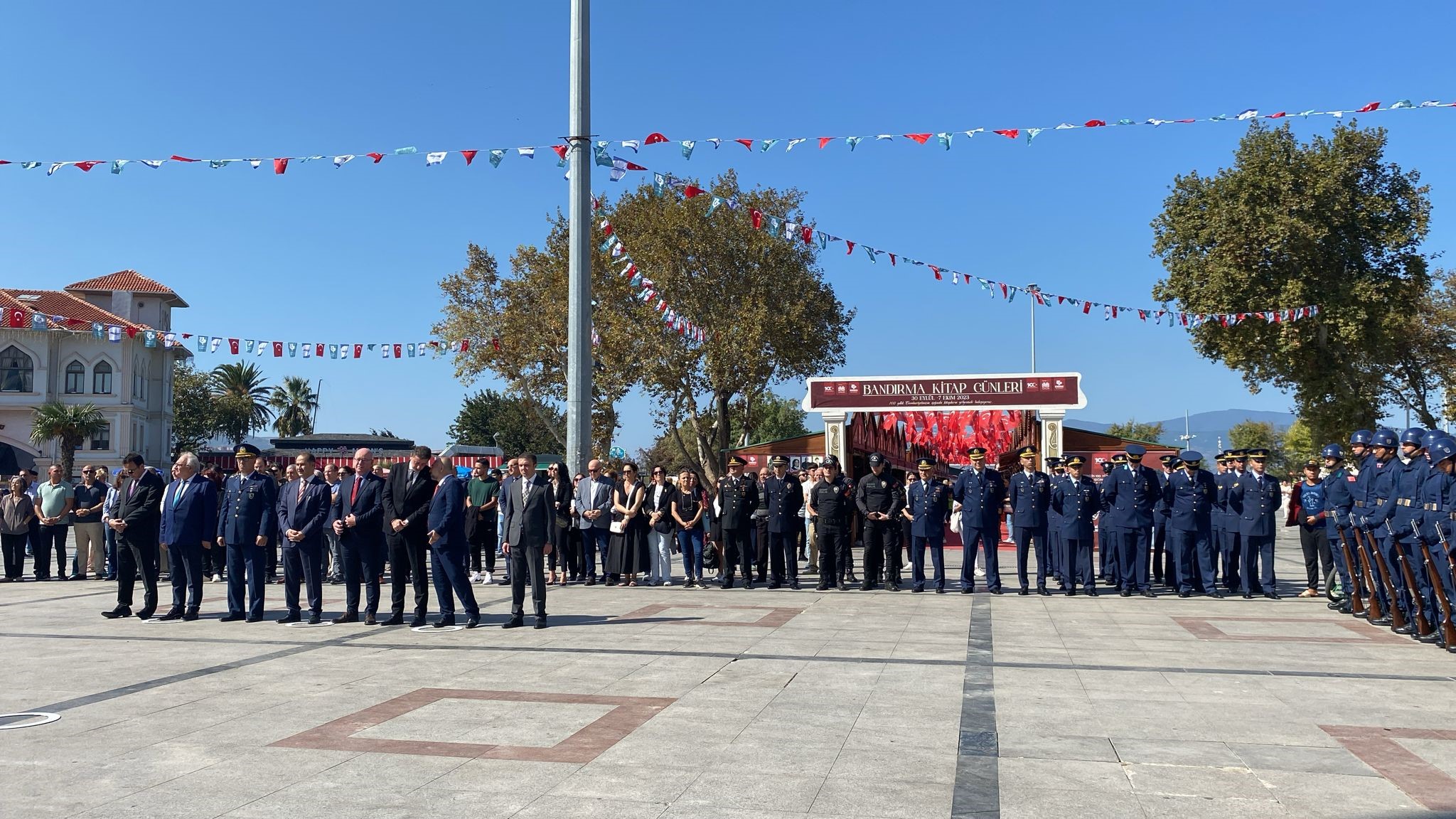 Atatürk’ün Bandırma’ya gelişinin 98’inci yıldönümü düzenlenen törenlerle kutlandı. İlk tören