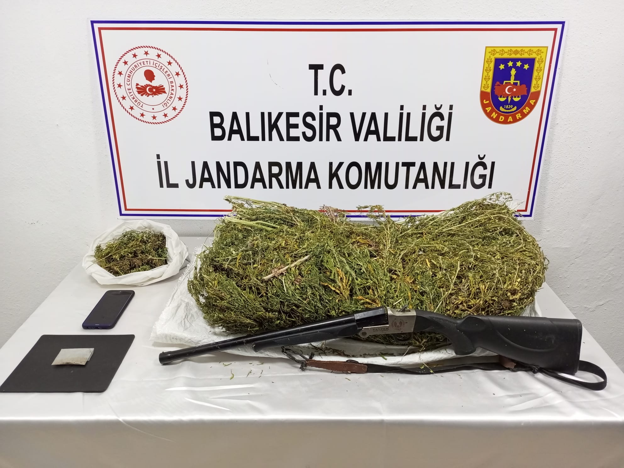 Balıkesir’in Bandırma ilçesinde Balıkesir İl Jandarma Komutanlığınca yapılan operasyonda 1