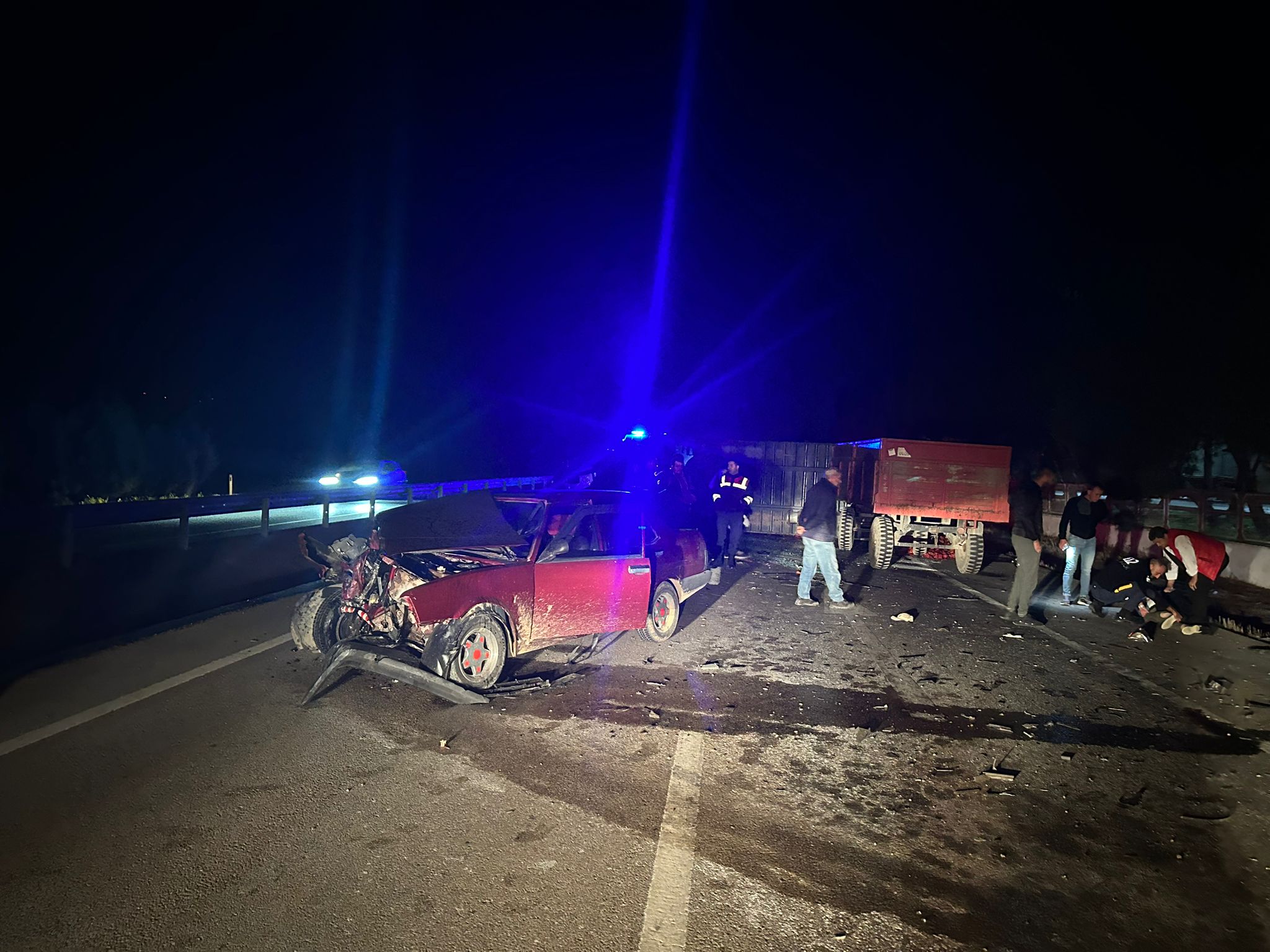 Balıkesir’in Susurluk ilçesinde traktör ve otomobilin karıştığı trafik kazasında 3