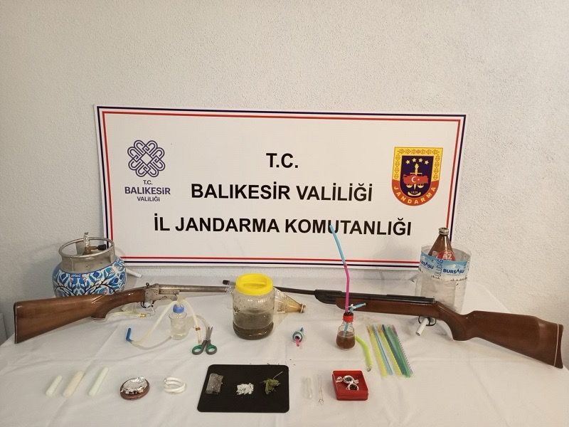 Balıkesir’in Gönen ilçesinde uyuşturucu madde imal ve ticareti yaptığı tespit