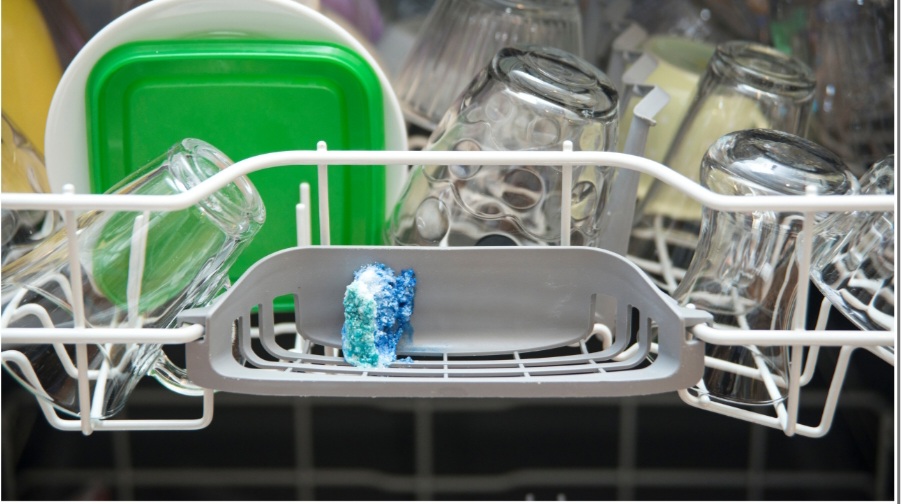 Bulaşık makinenizi en iyi kondisyonda tutmak ve bulaşıklarınızı performans kaybı