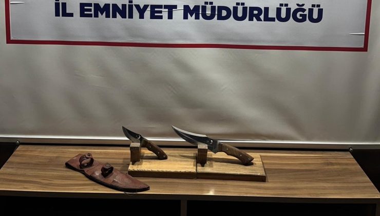 Balıkesir’in Bandırma ilçesinde polis ekipleri bir kişiyi gelen ihbar üzerine