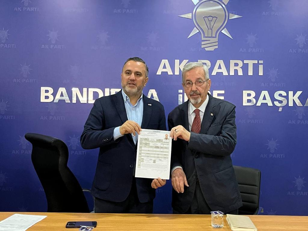 DURGUT ERGİN ADAY ADAYLIĞINI AÇIKLADI Bandırma’da daha önce Belediye Başkanlığı yapan Durgut Ergin, Ak Parti’den