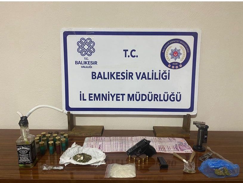 Balıkesir’in Gönen ve Bandırma ilçelerinde 2 araçta ve 1 iş