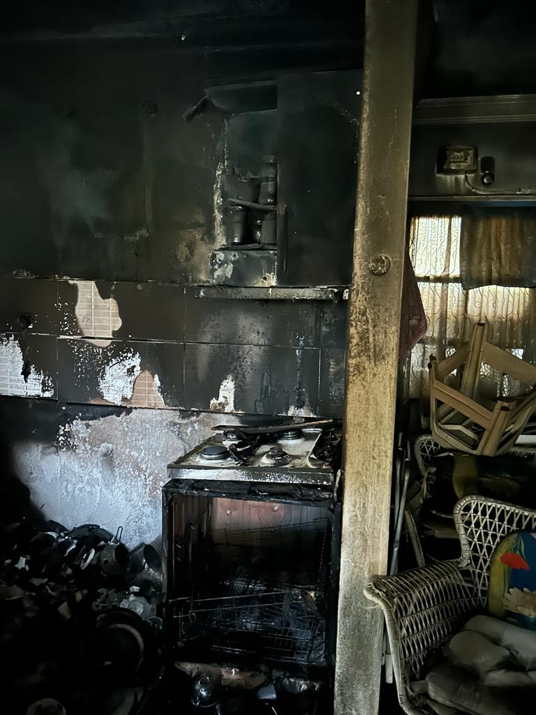Balıkesir’in Erdek ilçesinde Zeytinli ve Ocaklar mahallelerinde çıkan yangınlar söndürüldü.