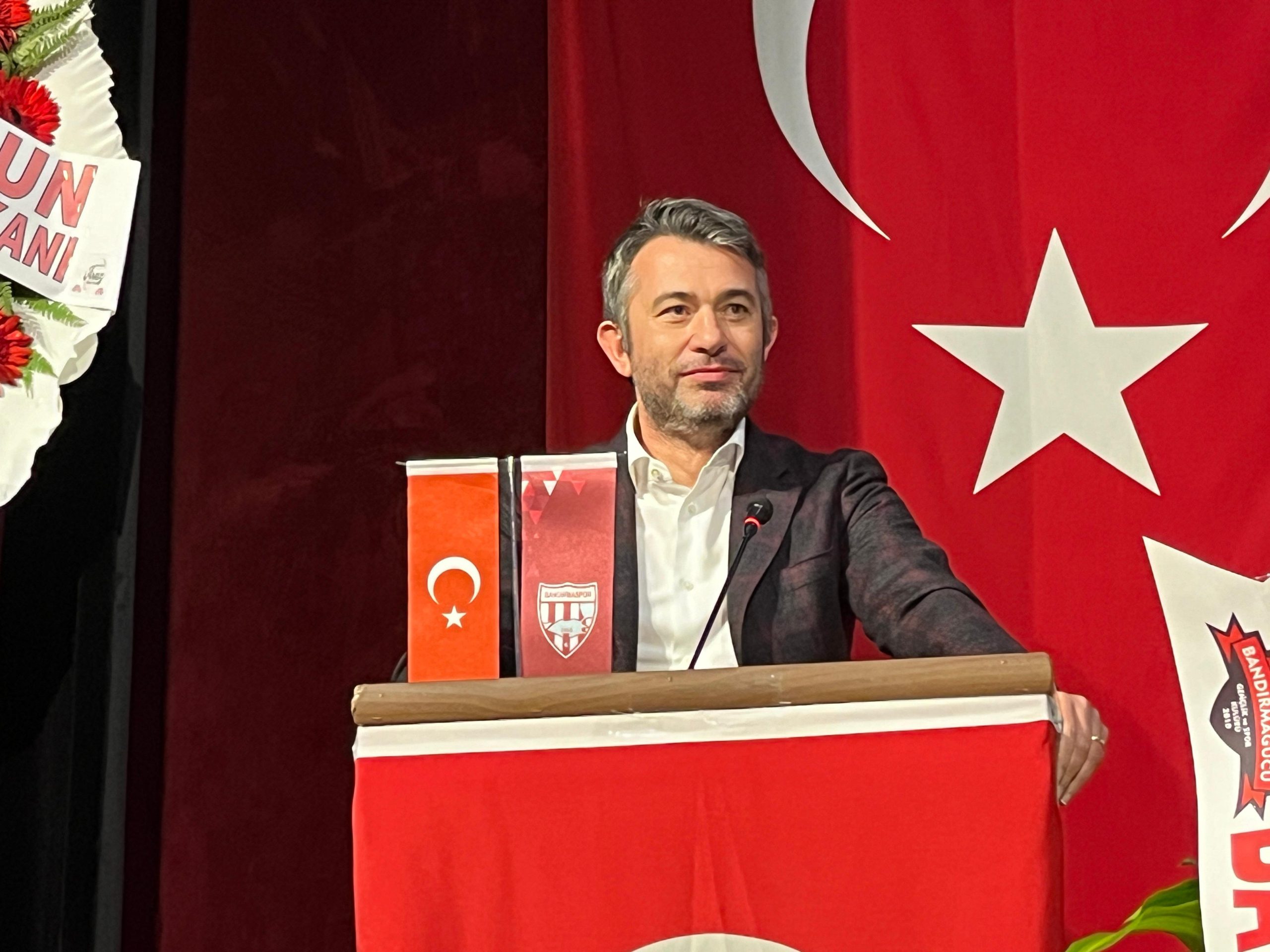 Teksüt Bandırmaspor Olağanüstü Seçimli Kongresi gerçekleştirildi. Başkan Onur Göçmez takımın
