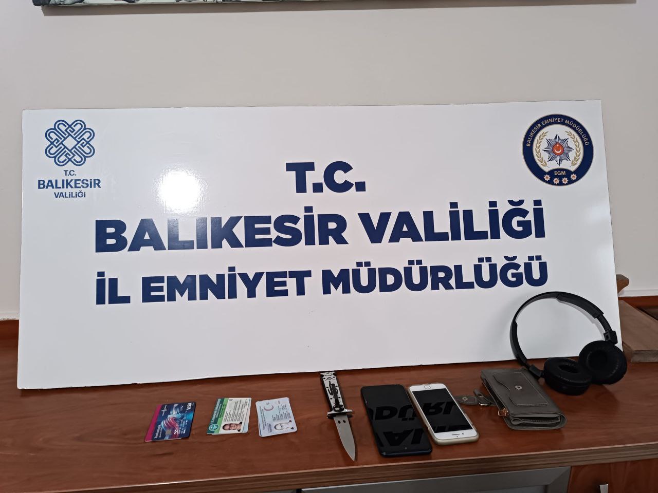Balıkesir’in Bandırma ilçesinde 13 yaşındaki iki kız çocuğu yol keserek