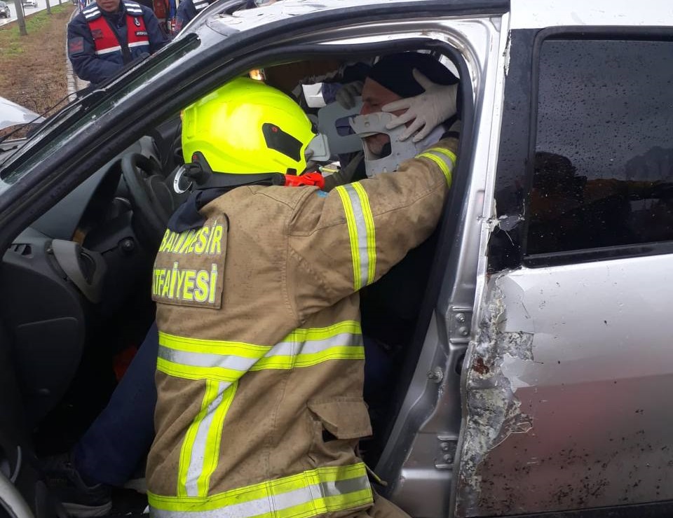 Bandırma Bursa karayolu üzerinde tek taraflı meydana gelen trafik kazasında