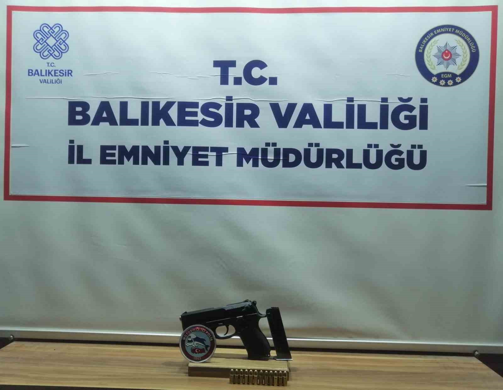 Bandırma’da geniş çaplı huzur uygulaması Bandırma İlçe Emniyet Müdürlüğünce, milli güvenlik, genel sağlık ve asayiş