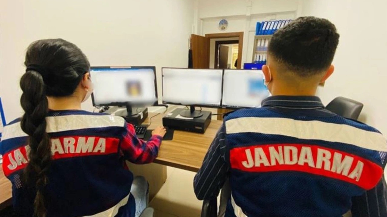 Balıkesir İl Jandarma Komutanlığı Siber Suçlarla Mücadele Şube Müdürlüğü ekipleri