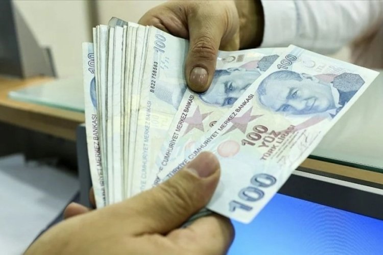 Çalışan emeklilere müjde! 5 bin lira düzenlemesi yılbaşından önce yasalaşacak TBMM Genel Kurulu, bütçe görüşmelerinin 25 Aralık’ta tamamlanmasının ardından mesaisine