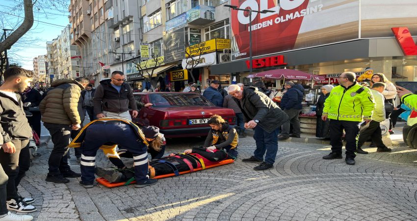 KASK BİR KEZ DAHA HAYAT KURTARDI Balıkesir’in Bandırma ilçesinde meydana gelen trafik kazasında otomobil ile çarpışan