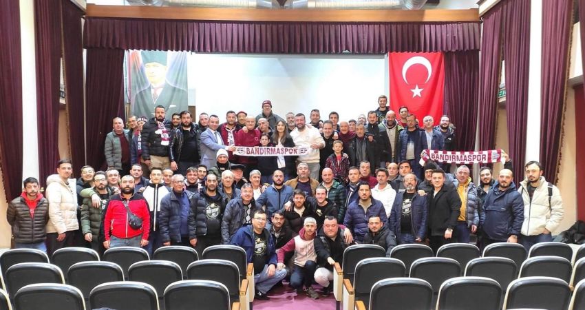 BANDIRMASPOR TARAFTARLARINDAN BİRLİK VE BERABERLİK MESAJI Bandırmaspor Taraftarlar Derneği, Santral Kültür Merkezi’nde yaklaşık 150 taraftarın katılımıyla