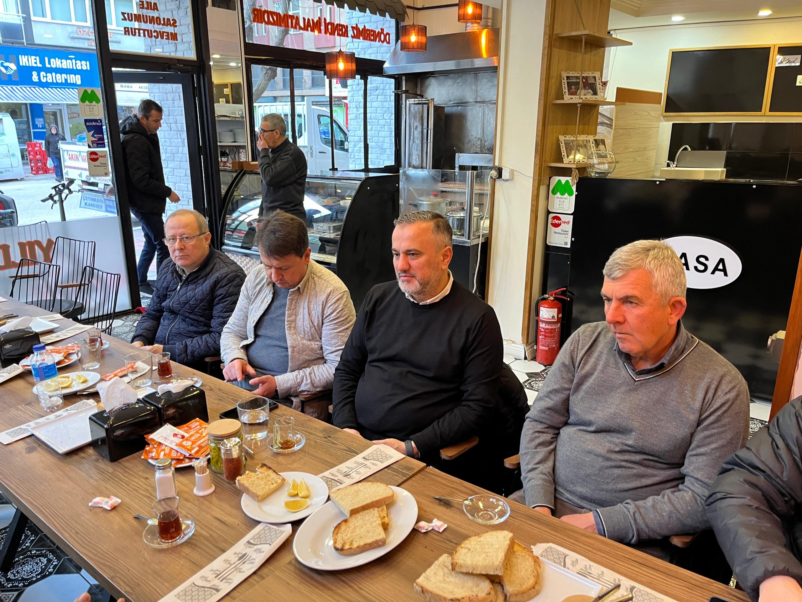 MEHMET DOĞAN, “BANDIRMAMIZ DAHA DA GÜÇLENECEK” AK Parti Bandırma İlçe Başkanı Mehmet Doğan, esnafla buluşarak yerel