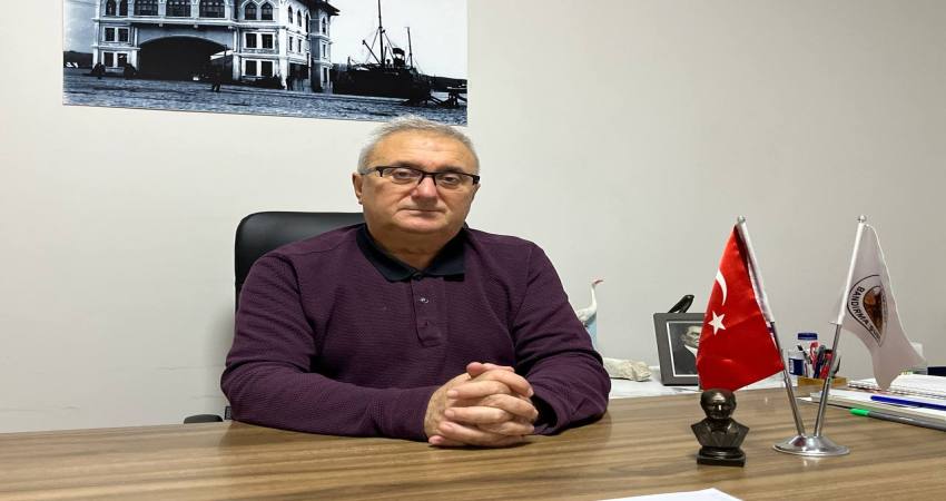 GÜMÇED BAŞKANI MUTLU’DAN ACİL EYLEM PLANI ÇAĞRISI; OLASI BİR DEPREM SONRASI BANDIRMA SUSUZ KALABİLİR GÜMÇED Bandırma Şube Başkanı Gültekin Mutlu, Bandırma’nın depremselliğini gündeme getirerek
