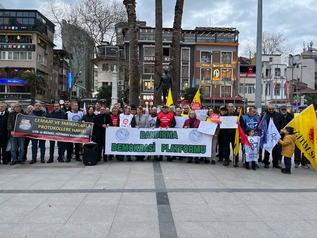 Bandırma Demokrasi Platformu, tarikat ve cemaatler üzerinden eğitimin dinselleştirildiği gerekçesiyle