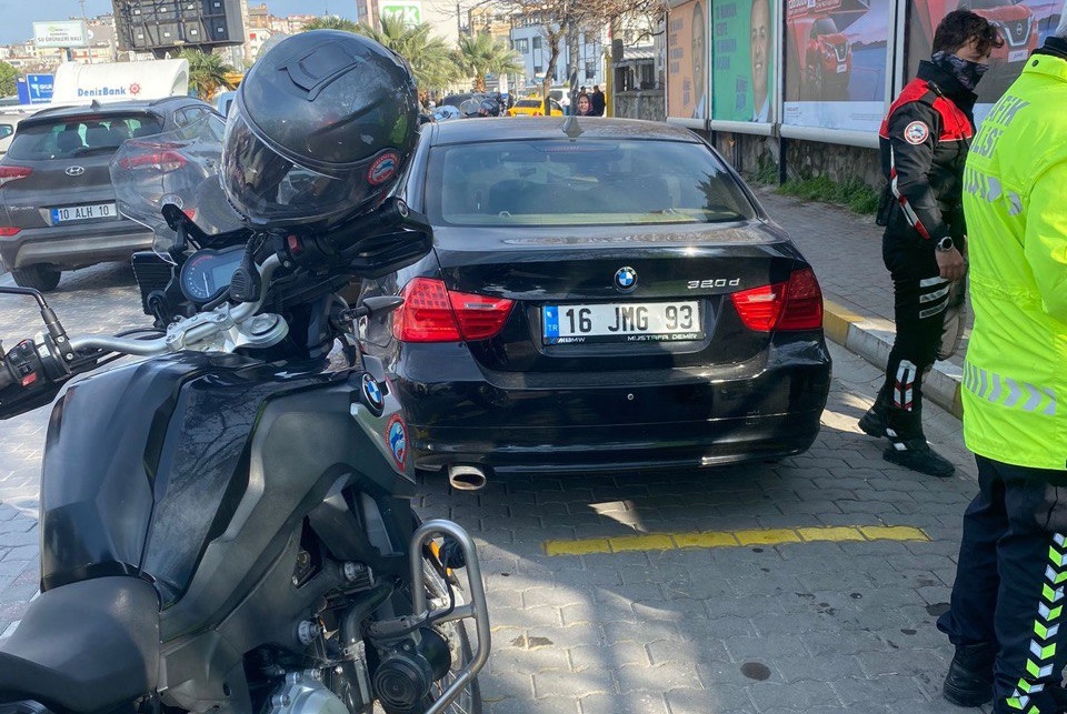 Balıkesir’in Bandırma ilçesinde trafikte ters yönde seyir halinde olan otomobil