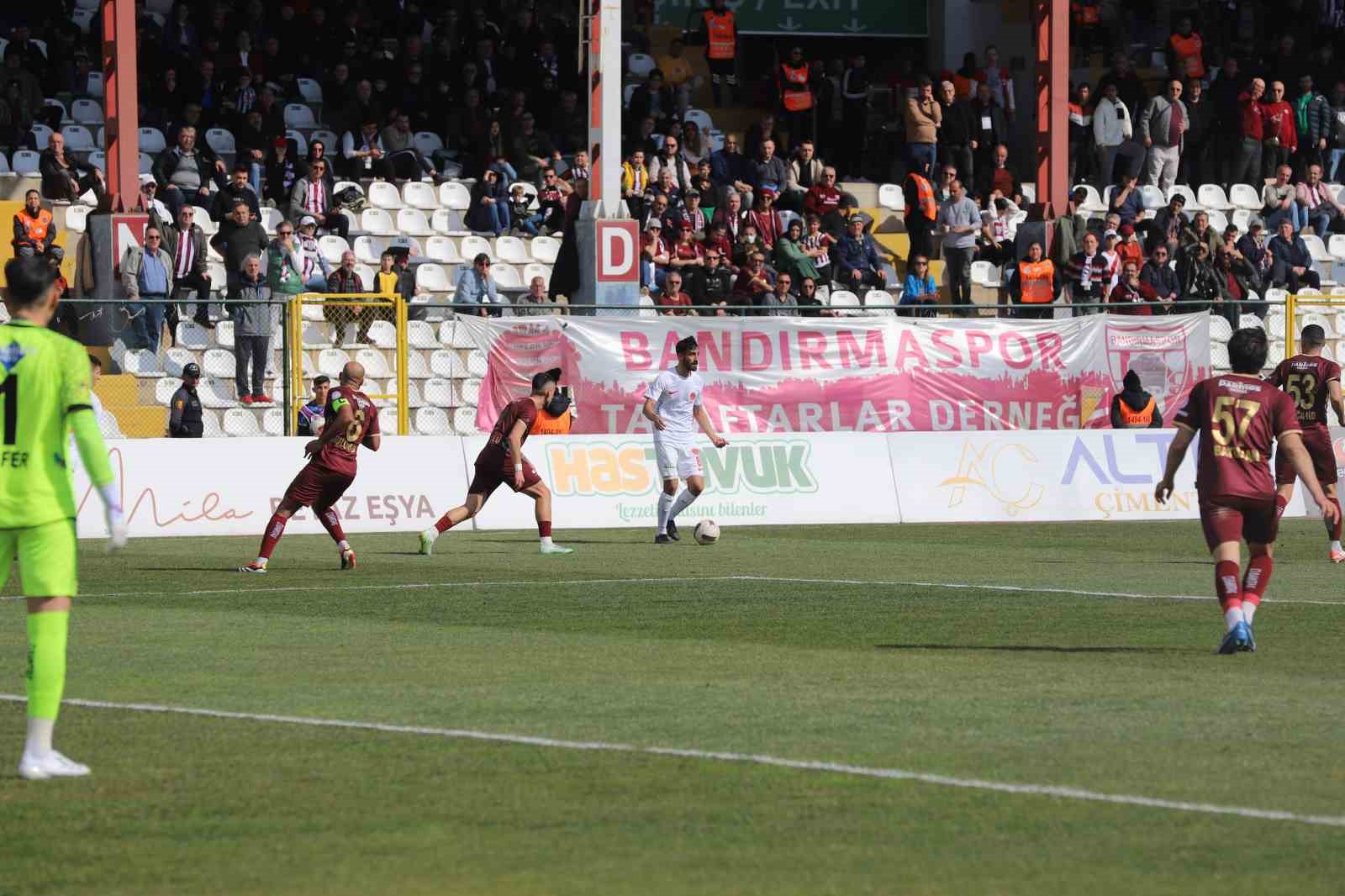 1. Lig’de. 24. haftasında Bandırmaspor sahasında karşılaştığı Ümraniyespor’u 4-1’lik skorla