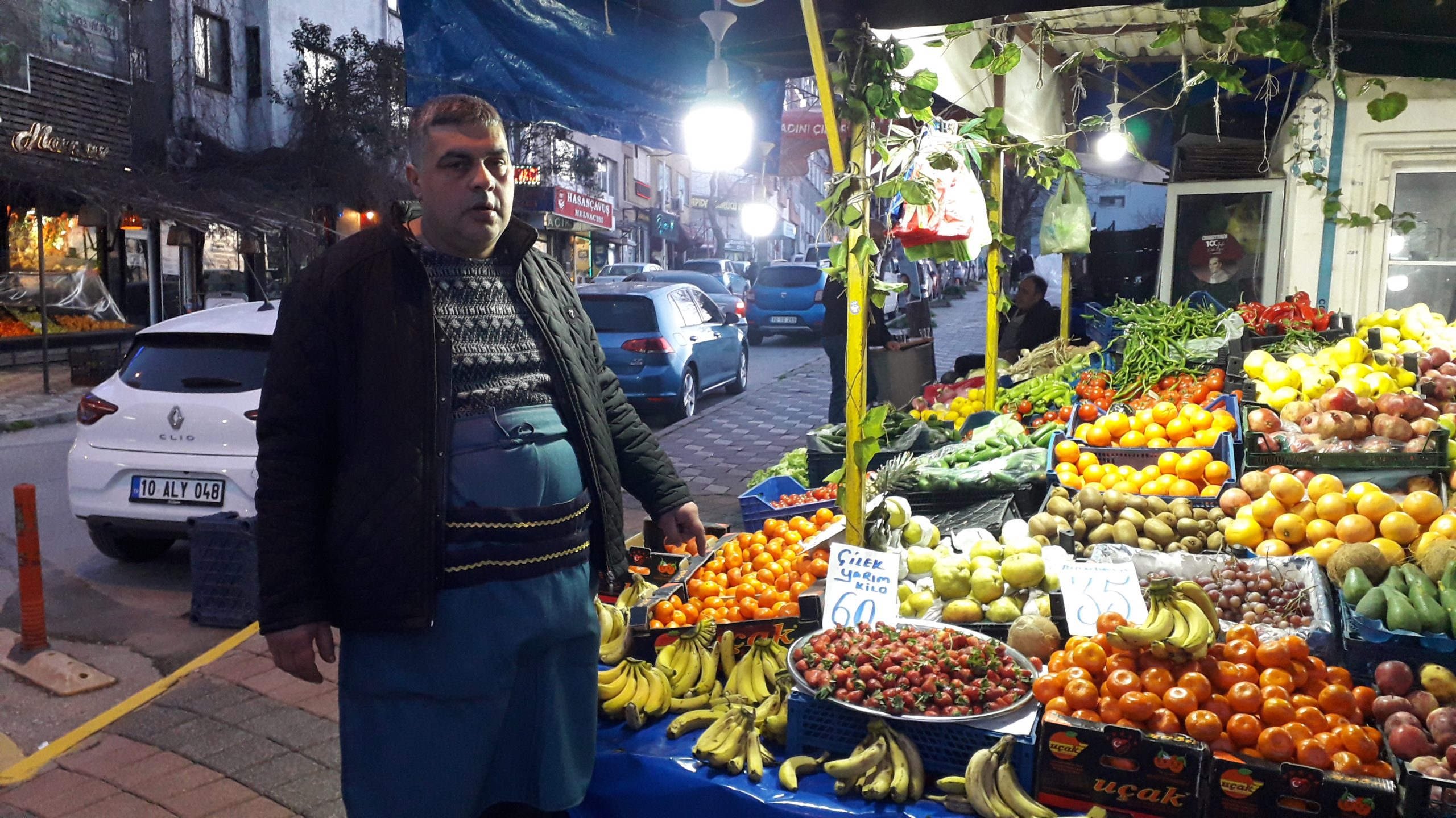 Tüm gıda maddelerinde fiyat artışları devam ediyor. Portakal ve mandalinalar