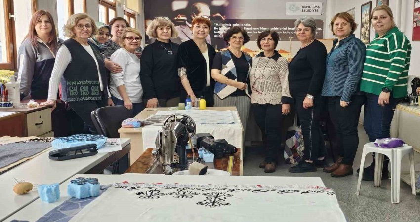 Bandırma’da 600 yıllık kültürü yaşatıyorlar Balıkesir’in Bandırma ilçesinde Halk Eğitimi Merkezi, Tokat tahta baskı kursu
