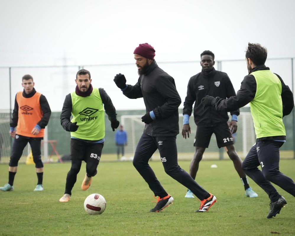 Bandırmaspor-Gençlerbirliği müsabakasını hakem Alpaslan Şen yönetecek 1. Lig’in 23. haftasında Bandırmaspor’un, deplasmanda oynayacağı Gençlerbirliği müsabakasını hakem