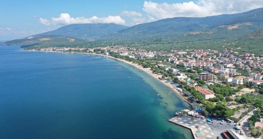 “BALIKESİR, 46 MAVİ BAYRAKLA TURİZMDE LİDER!” Balıkesir’in sahilleri, Türkiye’nin en temiz ve en güvenli plajları arasında