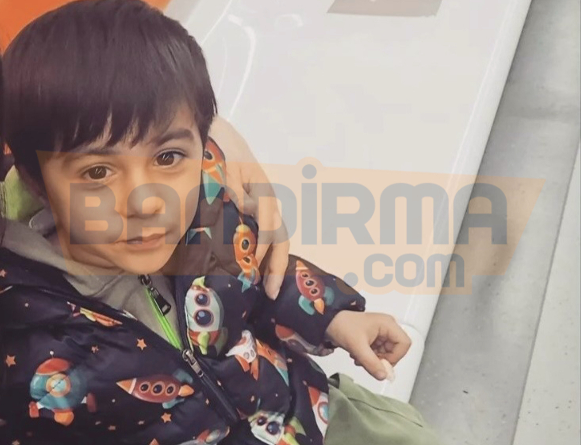Erdek’te boğazına cisim kaçan 6 yaşındaki küçük çocuk hayatını kaybetti Balıkesir’in Erdek ilçesi Ocaklar kırsal mahallesinde 6 yaşında ki çocuğun