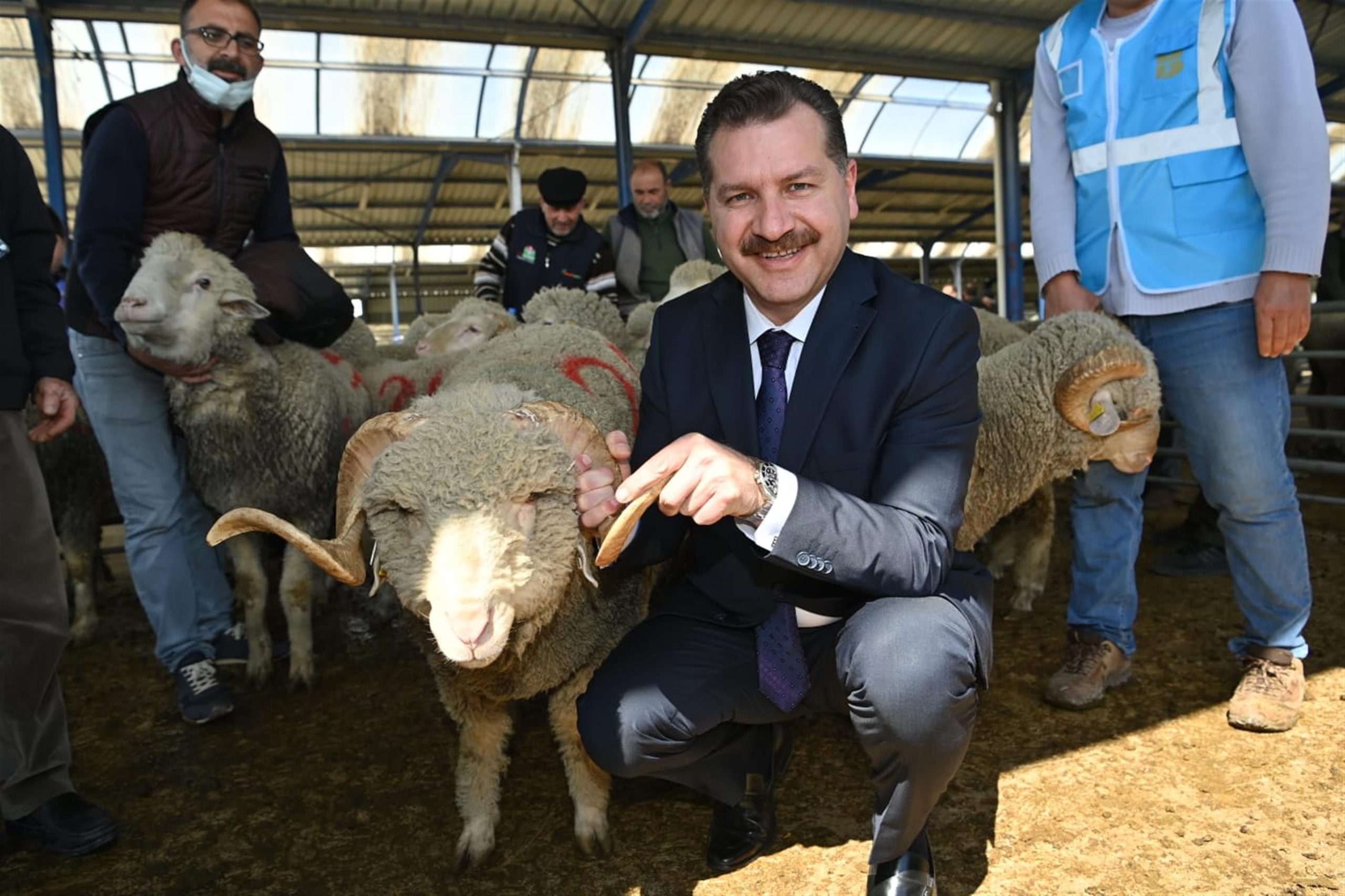 “TOPRAĞA VEFA, GELECEĞE BEREKET’’ Büyükşehir Belediyesi Erdek’in Tarımına Güçlü Destek Veriyor Balıkesir Büyükşehir Belediyesi,