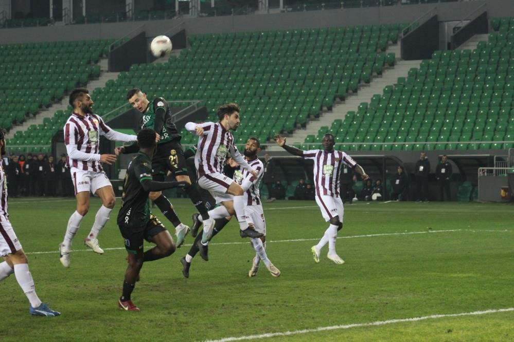 1. Lig’in 21. haftasında Sakaryaspor, sahasında karşılaştığı Bandırmaspor’u 1-0 mağlup
