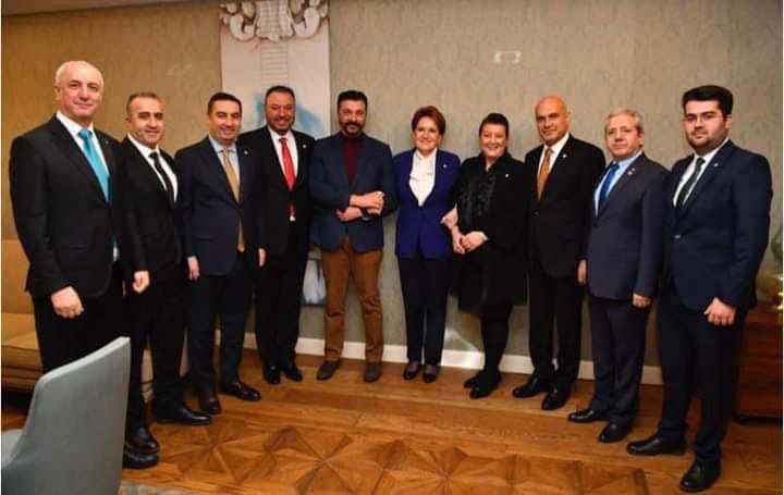 İYİ PARTİ’NİN BANDIRMA VE ERDEK ADAYLARI AKŞENER’LE BİR ARAYA GELDİ Geçtiğimiz günlerde İYİ Parti’nin Bandırma ve Erdek Belediye Başkan Adayları