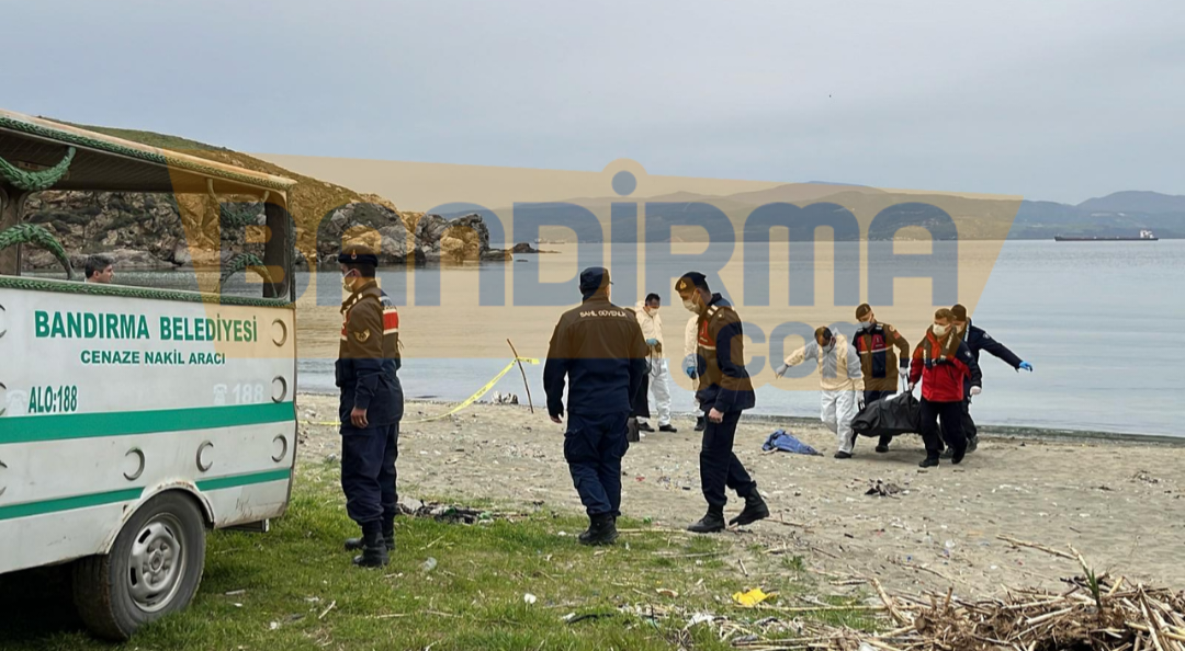Marmara Denizi’nde kimliği belirsiz ceset bulundu Marmara Denizi’nde kimliği belirsiz erkek cesedi, Balıkesir’in Bandırma ilçesinin kırsal