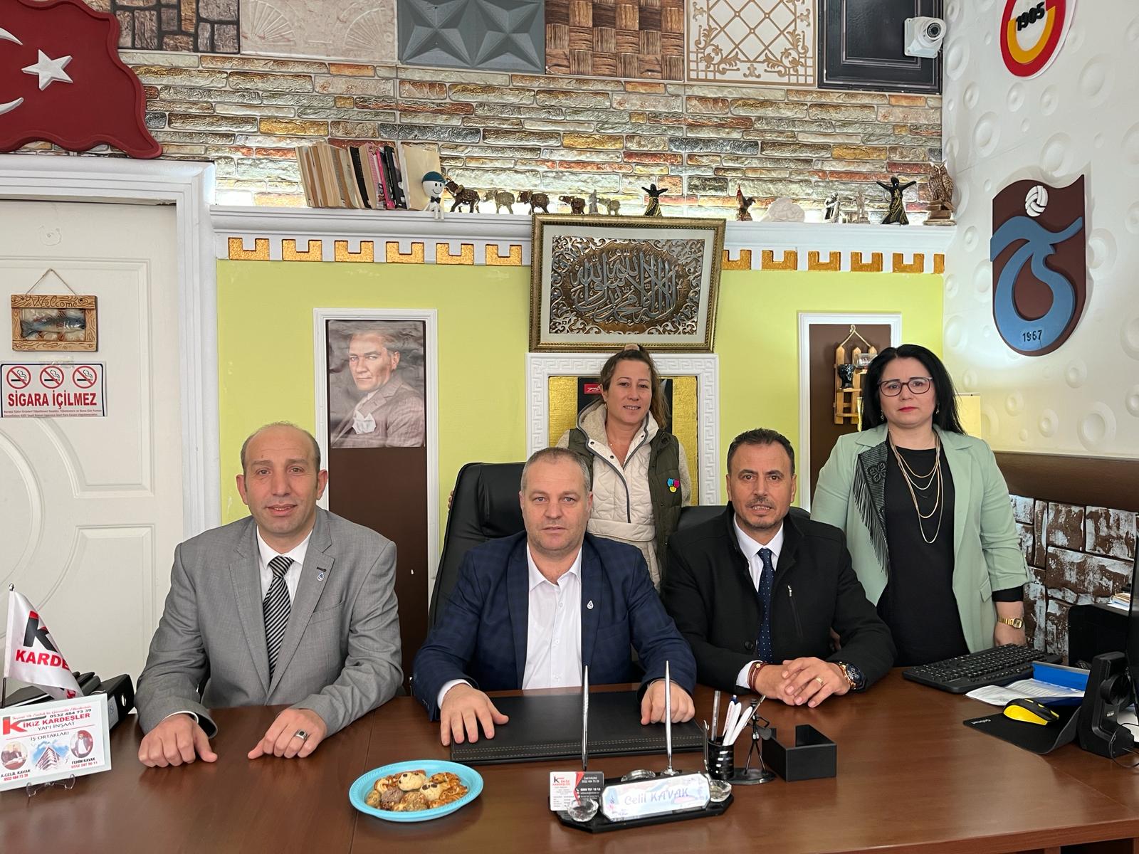 DEVA PARTİSİ BASINI AĞIRLADI; “BANDIRMAYI KAZANACAĞIZ!” DEVA Partisi Bandırma İlçe Teşkilatı’nın düzenlediği basın buluşmasında Bandırma Belediye