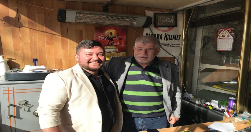 AVAZ SAHAYA İNDİ, VATANDAŞ SAHİPLENDİ Bağımsız Bandırma Belediye Başkan Adayı Tolga Avaz, gerçekleştirdiği saha çalışmalarında