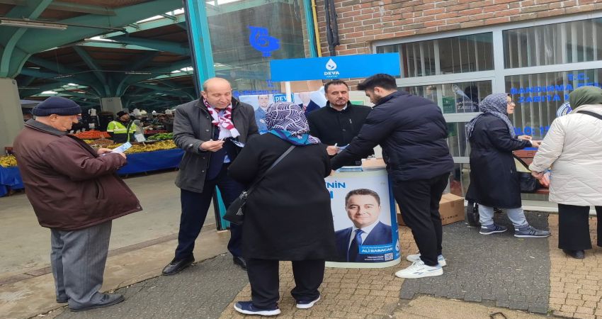 DEVA PARTİSİ SAHAYA İNDİ, “BANDIRMA’NIN GELECEĞİ İÇİN BİRLİKTE ÇALIŞACAĞIZ” DEVA Partisi Bandırma’da geleceğe dair söz verdi; “Birlikte çalışarak kentimizi