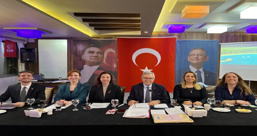 DURSUN MİRZA, ÖZTAYLAN’IN İDDİALARINI YANITLADI CHP Bandırma Belediye Başkan Adayı Dursun Mirza, düzenlediği iftar programında