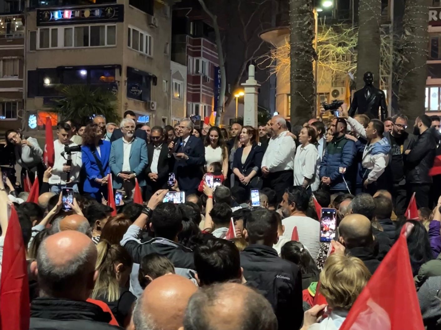 BANDIRMA BELEDİYE BAŞKANI DURSUN MİRZA OLDU 2024 Yerel Seçimleri’nin resmi olmayan sonuçlarına göre CHP’li Dursun Mirza,
