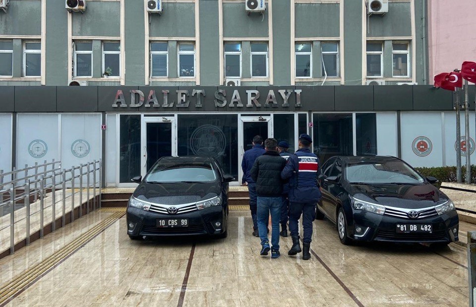Balıkesir’in Bandırma ilçesinde faaliyet gösteren bir psikiyatri kliniğinde uyuşturucu imal