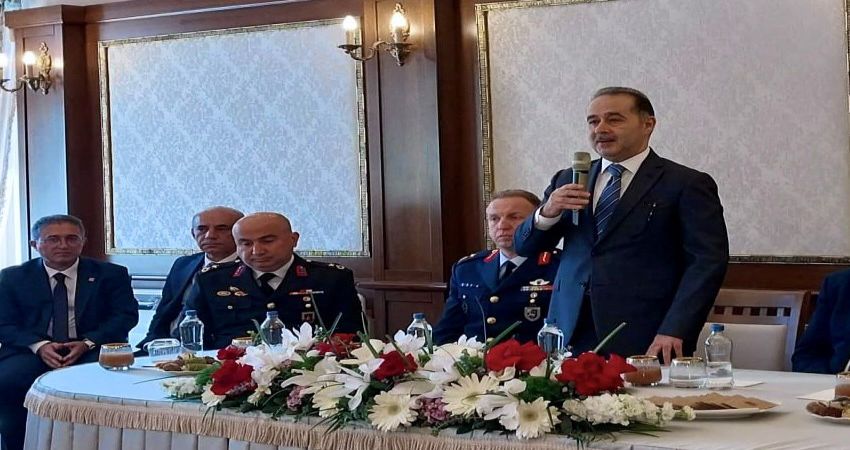BANDIRMA AİLESİ BAYRAMLAŞTI Ramazan Bayramı dolayısıyla, Bandırma’da protokol bayramlaşma programı gerçekleştirildi. Bandırma protokolü,