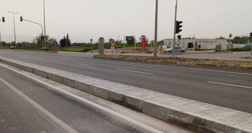 BANDIRMA’DA HASTANE TRAFİĞİ SORUNUNA BTO ÇÖZÜM OLDU Bandırma Ticaret Odası, hastane yolunun düzenlenmesi konusundaki taleplerinin hayata geçirildiğini