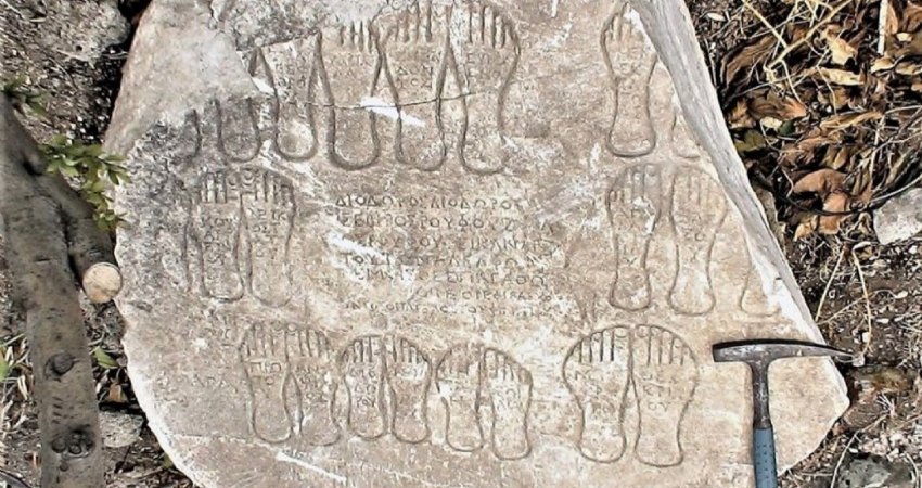Erdek’te Geçmişini Yansıtan Ayak İzleri Prof. Dr. Doğan Perinçek’in paylaşımı dikkat çekti. Prof. Dr. Doğan