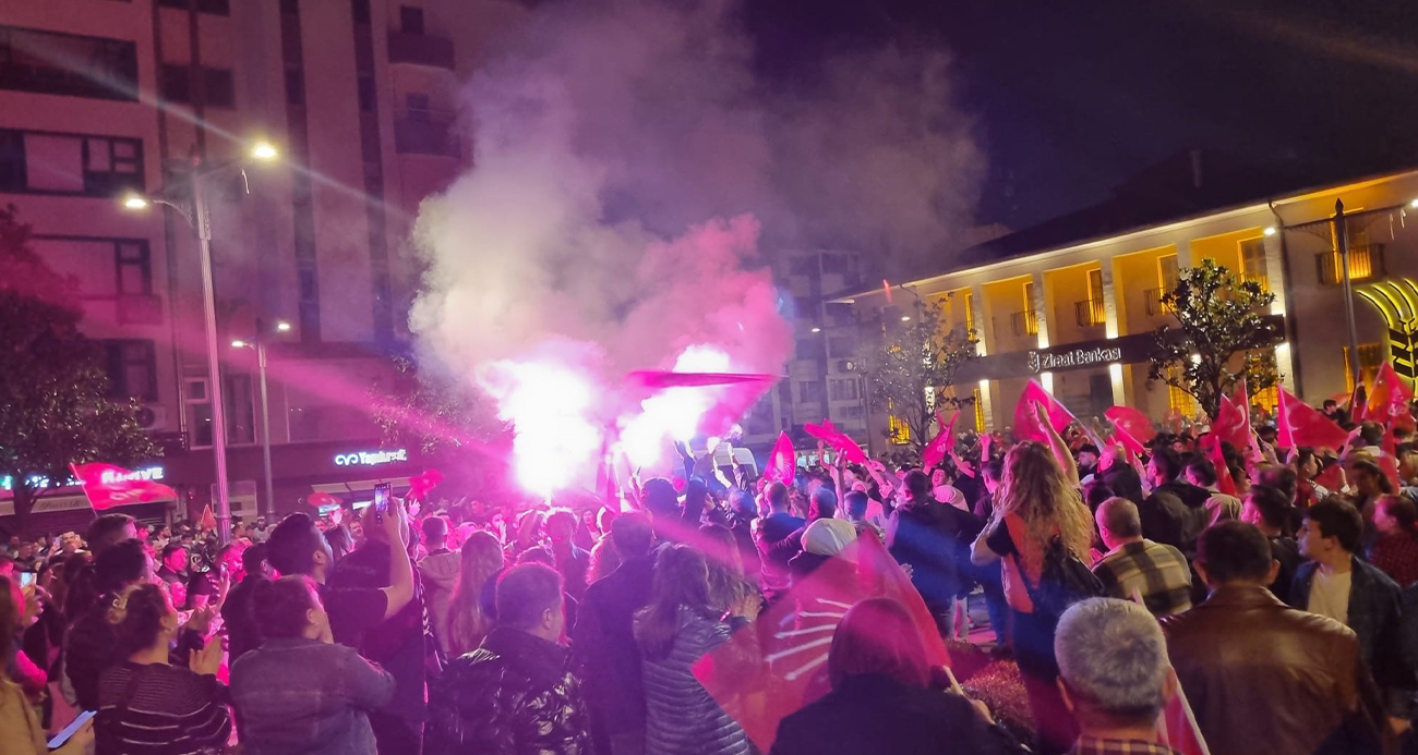 Balıkesir’de seçimi resmi olmayan sonuçlara göre Ahmet Akın kazandı Balıkesir’de 31 Mart Yerel Seçimleri’ni henüz kesinleşmeyen sonuçlara göre CHP’nin
