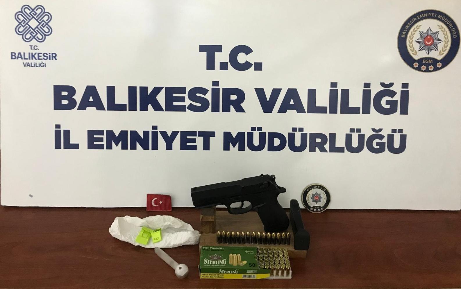 Balıkesir’in Bandırma ilçesinde, Emniyet Müdürlüğü görevlilerince kentin çeşitli bölgelerinde yapılan