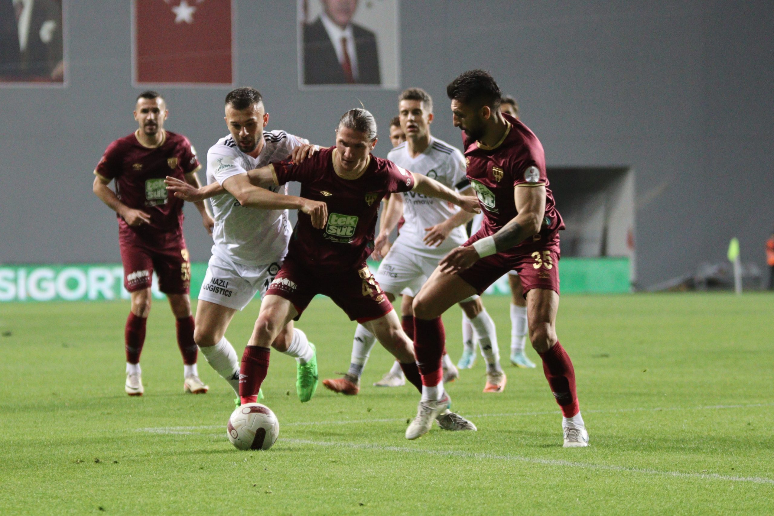 Lig’in 28. haftasında Altay, konuk ettiği Bandırmaspor’a 6-0 mağlup oldu.