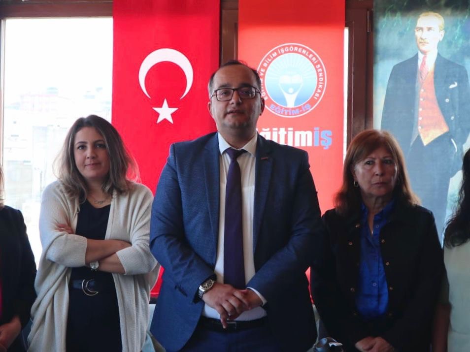 Eğitim-İş Bandırma Şubesi Yönetim Kurulu Başkanı Serdar Polat ve yönetim