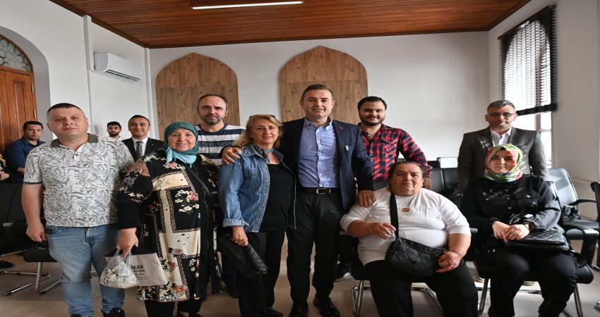 Başkan Akın: Balıkesir’de yüzü halka dönük bir yönetim var Balıkesir Büyükşehir Belediye Başkanı Ahmet Akın, Bandırmalı vatandaşlarla düzenlediği Halk
